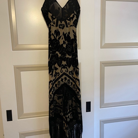 ⭐️Gorgeous Fringe Bottom Gown - Picture 5 of 7